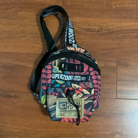 ✨SUPERZOOM LIMITED EDITION 1971 Crossbody bag - Picture 1 of 6